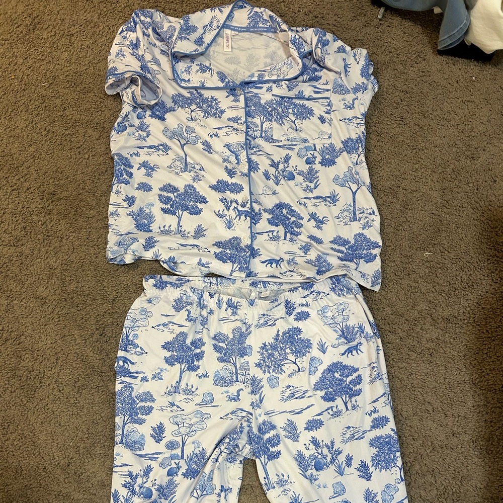 Joules Kids Pajama Set in Blue and White
